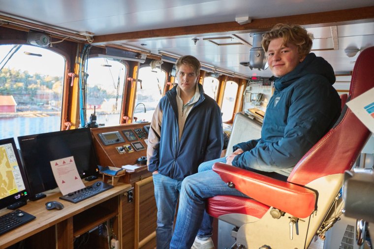 Elever i styrhuset til MS Lofoten